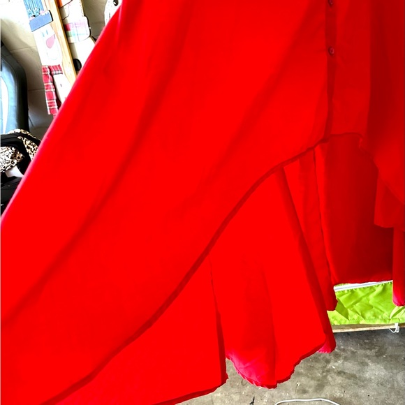 Beautiful Flowy Top with Tail - Picture 3 of 3